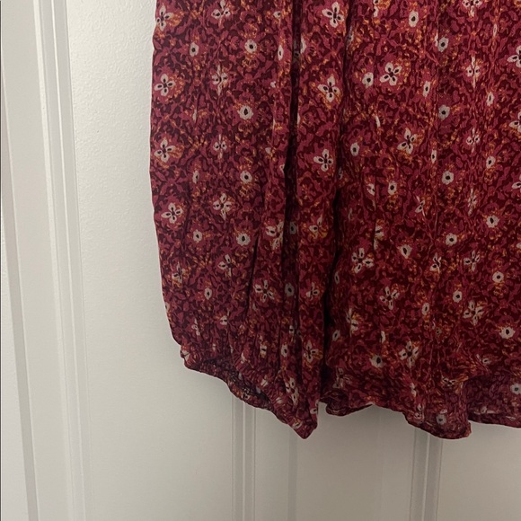 Easel Los Angeles Burgundy Floral Blouse - Picture 3 of 5